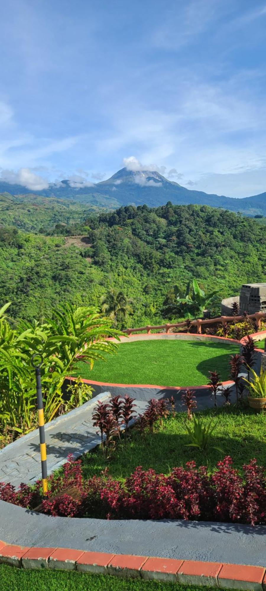Serene Mountain Escape Digos Exterior photo